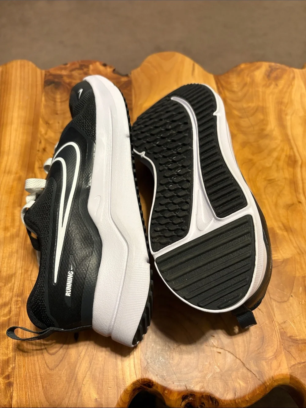 Nike Kids' Grade School Cosmic Runner Shoes -Size 4.5Y